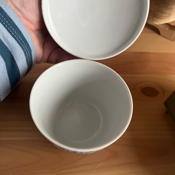 Beautiful Japanese Porcelain - Picture 2 of 8